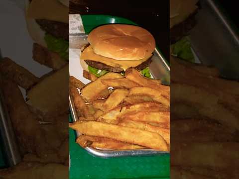 Cheeseburger from the new menu at Hungry Bear Barbecue Jamboree in Disneyland #bayoucountry #food