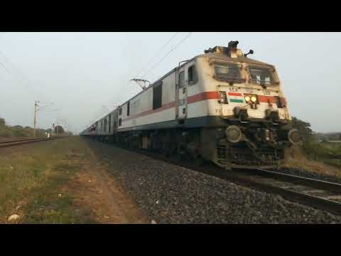 20819-Okha Dwarka Exp horning With Wap-7 LHB Coach Speed