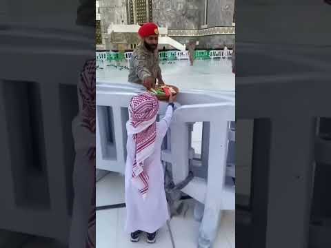 Subhan Allah ❤️ masjid al haram very cute little boy amazing video ❤️