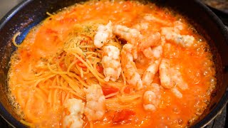 【シェフが教える】フライパン1つで作る最高においしい "海老のトマトクリームパスタ"