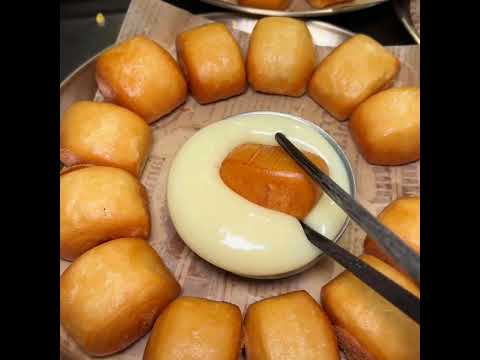 Fried Mantou with Condensed Milk（炼乳小馒头）