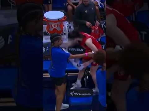 😤 #CaitlinClark Slams Water Bottle in Frustration #shorts #indianafever #viral #reels #fyp #short