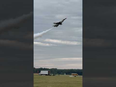 Awe-inspiring US Air Force Thunderbirds at Battle Creek Field of Flight Air Show in Michigan!