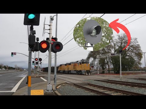 UP 718 Florin Flyer, SACRT Trains *Beacons Active* Mine Shaft Ln Railroad Crossing Rancho Cordova CA