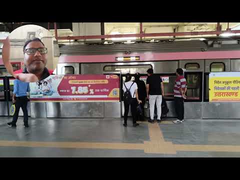 Delhi metro watching video