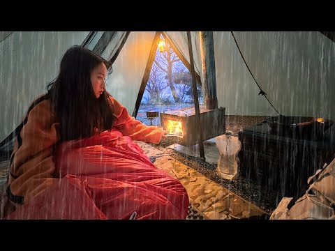 Go camping from Tokyo by bus and on foot. On a rainy day.