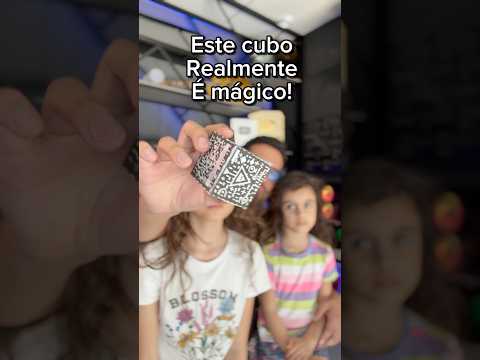 Conheça o verdadeiro cubo mágico