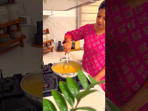 बहुत ही आसान और झटपट तरीके से बनाया मूंग दाल का हलवा | Easy and Quick Moong Dal Recipe  #shorts