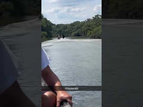 wakeboard+duck boat