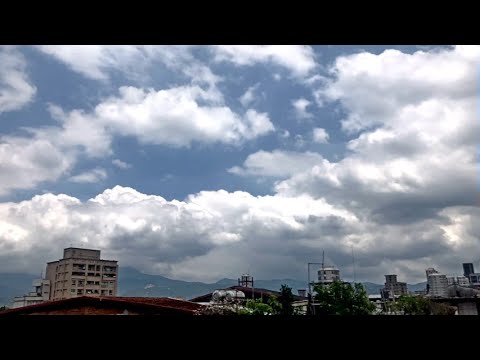 縮時攝影:風起雲湧白雲朵朵如萬馬奔騰台北市上空奇景