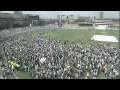 Pakistan team post match celebrations after winning 1992 Series in England **RARE**