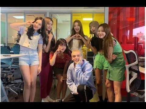 MOMOLAND Has Fun Meet Up With American Singer Songwriter Lauv In Mexico