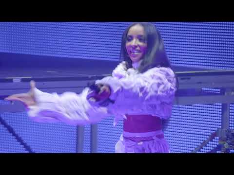 Tinashe - Hopscotch / 2 on / All Hands on Deck (Live from Moment House)