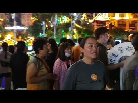 China night walk | The Disney-esque Hongya Cave Shopping Area