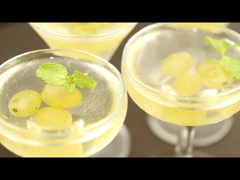 Refreshing on a hot day! How to make white wine jelly