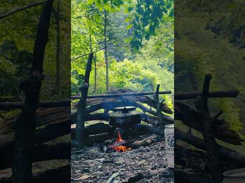 BUSHCRAFT/Build a cooking area using only wood.