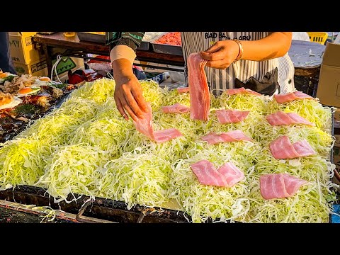 japanese street food - hiroshima okonomiyaki お好み焼き hiroshimayaki