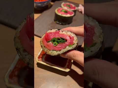 びっしり詰まったマグロ巻きが最高！(Densely packed tuna rolls) #tokyo #japan #shorts