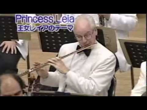 John Williams conducts Princess Leia's Theme (Star Wars)