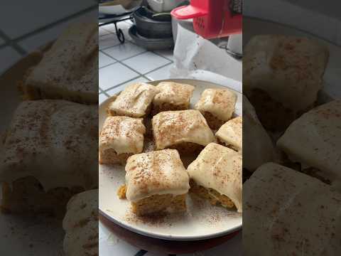 Its a tres leches inspired pumpkin spice cake and omg, it’s so good. Recipe in comments! #baking