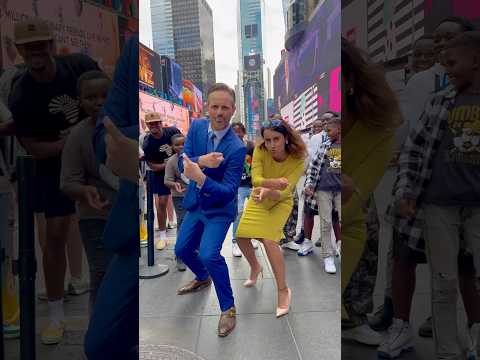 An American 🇺🇸 and a Kenyan 🇰🇪 dancing to Jamaican music 🇯🇲 #music #dance #trend #nyc