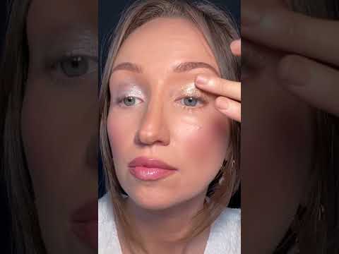 Holiday Eye Makeup Inspiration | Eye Makeup Tutorials | Bobbi Brown Cosmetics