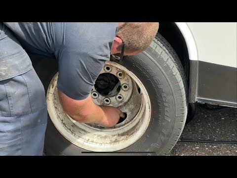 How To Remove The Dually Wheel Off E450 Motorhome and Hubcap