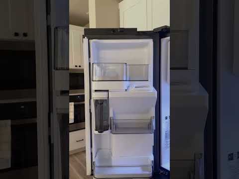 Unbox my new fridge with me