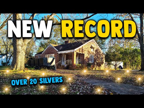 NEW RECORD!!! Over 20 SILVER COINS Found Metal Detecting This Small Yard!