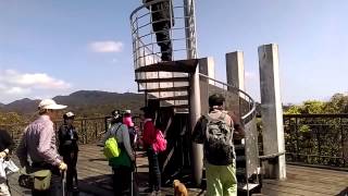 1050228 跟好友登笙到士林爬小溪頭環山步道， 經過巨岩廣場，上乘風堡平台覽大台北美景，下山繞大崙湖一圈3km-144