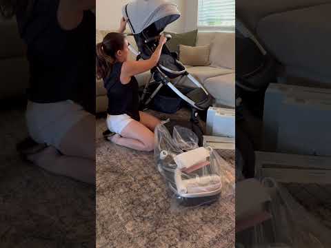 Best Twin Stroller? Check out the Mockingbird Single to Double Stroller! #twinsbaby