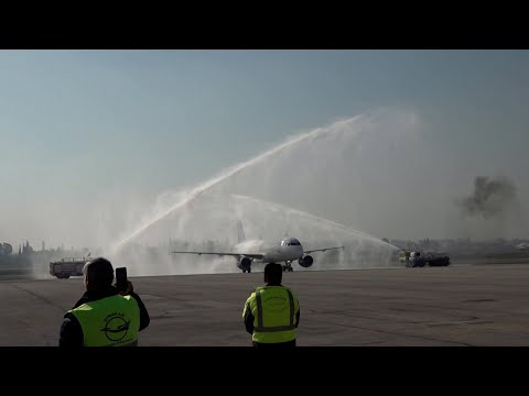 First domestic flight since Assad’s fall lands in Aleppo | VOA News