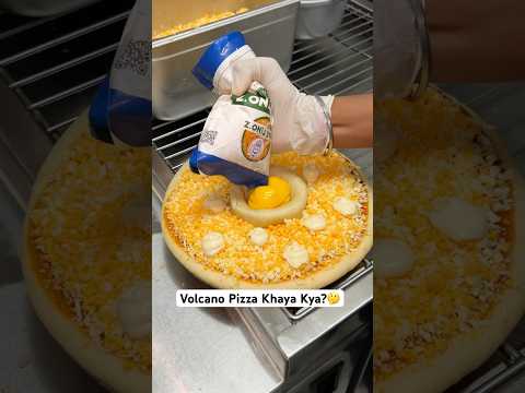 Volcano Pizza Khaya Kya😍? #pizza #shortvideos #volcanopizza #trending #shorts #viralshorts #short