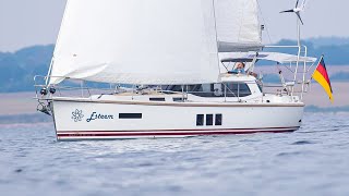 The perfect yacht for digital nomads! - A Sirius 35 DS with two fold-out office workstations