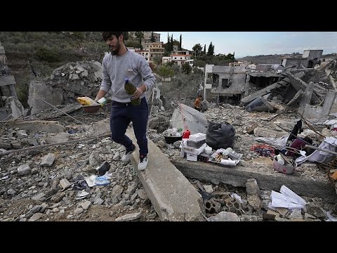 Lebanese begin street clean-up after ceasefire with Israel