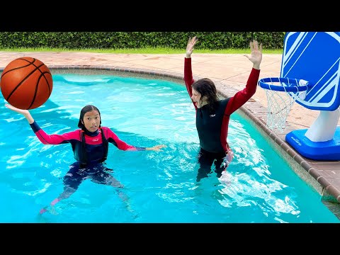 Wendy and Eric Learns Teamwork in Kids' Swimming Pool Basketball Game