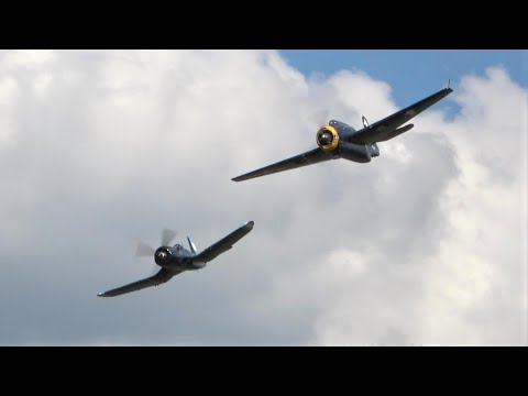 Grumman Avenger & Vought Corsair display pair @ Hunter Valley Airshow