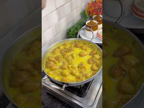 Majedar kadhi soft pakode ke sath #kadhirecipe #kadhipakora #viral #shorts #ytshorts #youtubeshorts