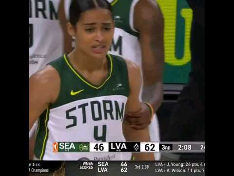 😤 Skylar Diggins-Smith gets T'D UP after No Foul Called! #wnba #wnba2024  #shorts