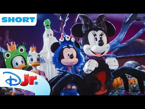 Mickey Mouse Halloween Spooky Stories 🧙 | Minnie's Creepy-Crawly Tale | Episode 4 | @disneyjr