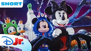 Mickey Mouse Halloween Spooky Stories 🧙 | Minnie's Creepy-Crawly Tale | Episode 4 | @disneyjr