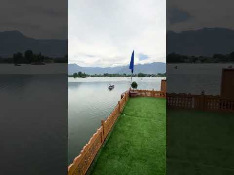 Inside a Srinagar Houseboat tour (Nigeen Lake, Kashmir, India)