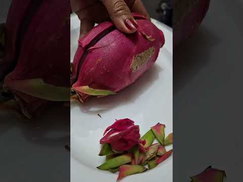 Cutting fresh fruit trick 😋 #shortvideo #1million #howto