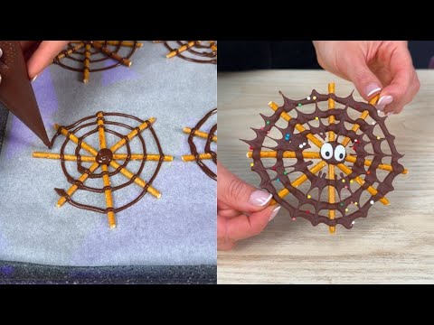 Chocolate spider webs: this easy and tasty idea will be perfect for Halloween!