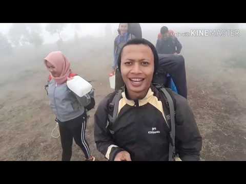 Pendakian Gunung Kembang 2340mdpl ( via blembem) . " Rocket Adventure "