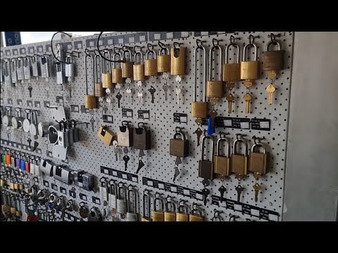 (406 part 1) Locksmith Shop - Behind The Scenes | Padlocks, safe's & keys