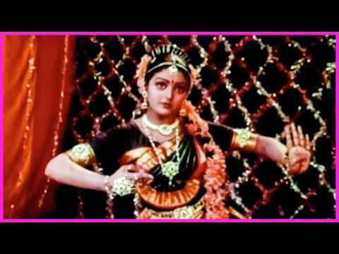 Bhanupriya Superb Dance Performance - America Alludu Movie Songs | Telugu Video Songs