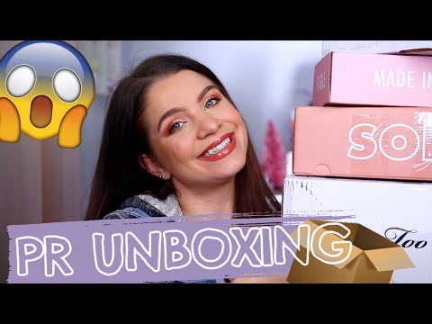 Unboxing Free Makeup Creators Get In PR