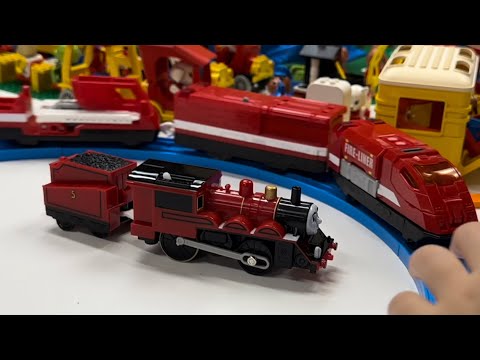 Tomica 70502 Hypercity Fire Liner Train Set vs Milo