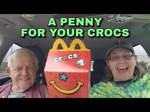 McDonald's Crocs Happy Meal Review #foodreview #fastfood #crocs #mcdonalds #happymeal